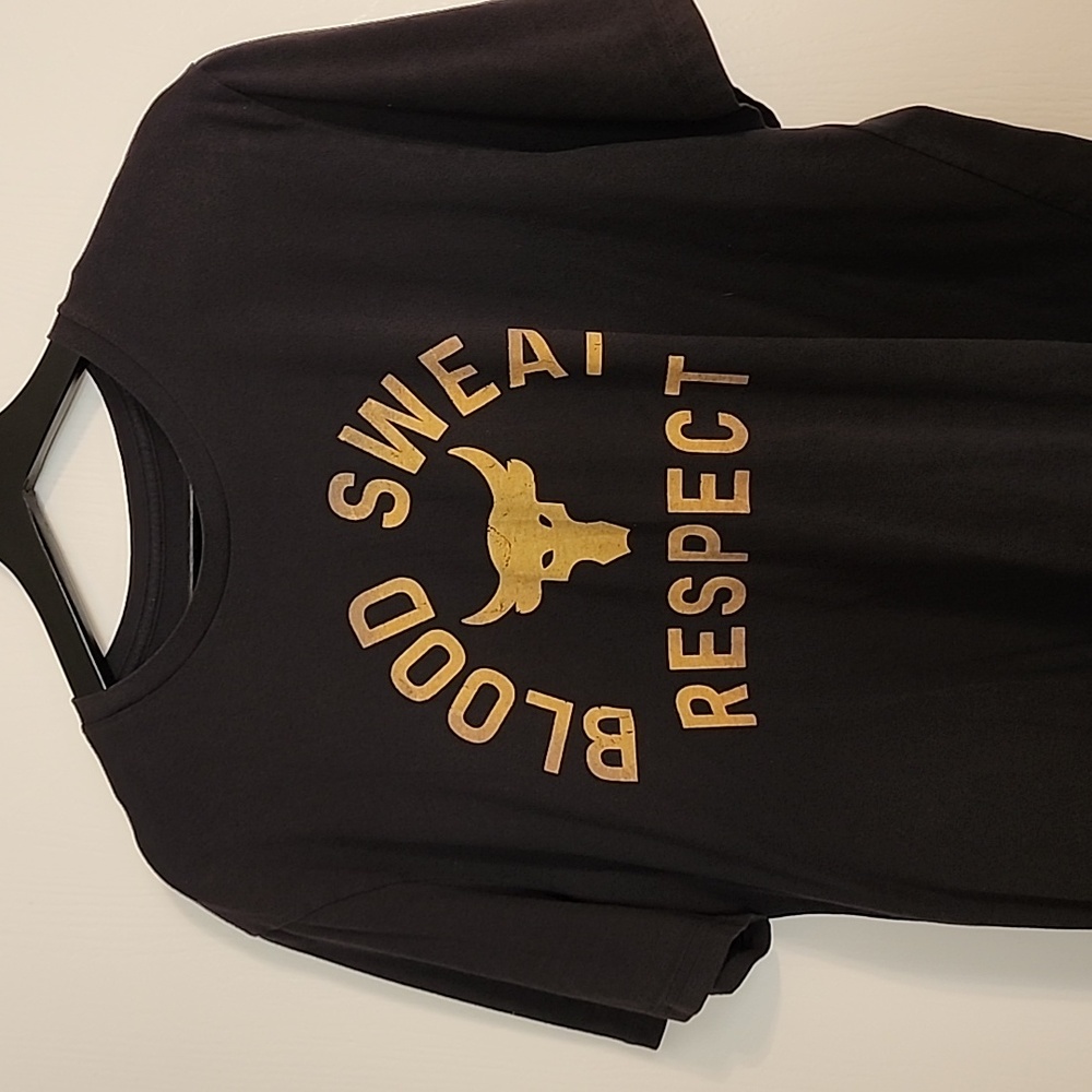 Project Rock Iron Paridise Under Armour t-shirt, Large, Blue and gold.